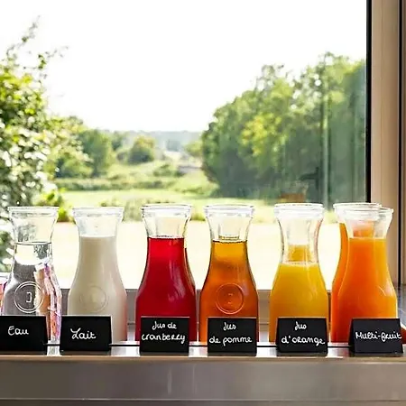 La Petite Hotel *